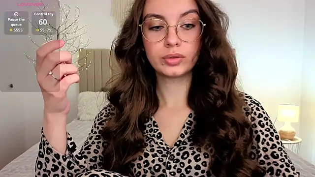Real cutie1 online show from 06-19-26, 01:04