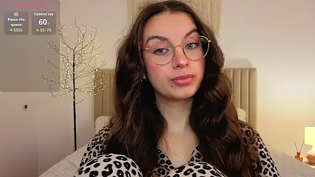 Real cutie1 online show from 06-22-26, 12:46