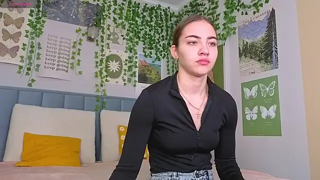 Snapshot of Ashley_Pierce chatting on 10-12-25, 04:11 Ashley Pierce online show from 10-12-25, 04:11