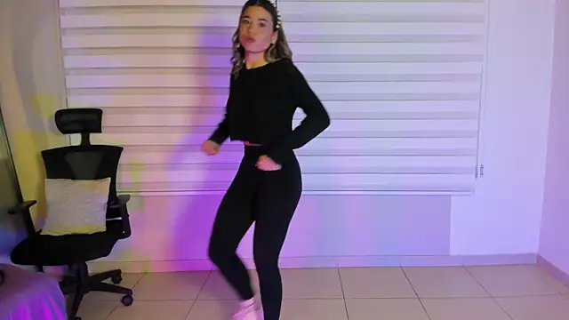 Rachell criss online show from 09-30-25, 04:17