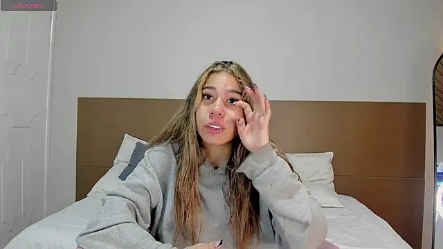 Rachell criss online show from 05-13-26, 03:59
