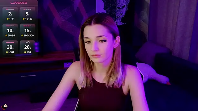 Snapshot of Sandy_Belle chatting on 09-15-25, 01:11 Sandy Belle online show from 09-15-25, 01:11