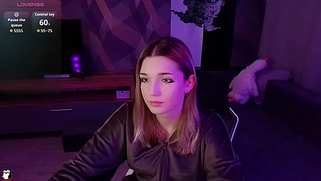 Snapshot of Sandy_Belle chatting on 09-19-25, 06:30 Sandy Belle online show from 09-19-25, 06:30