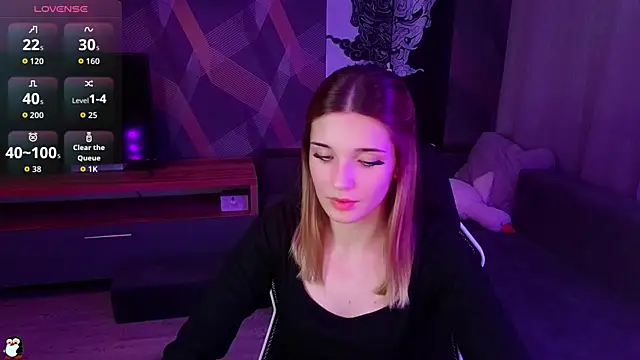 Snapshot of Sandy_Belle chatting on 09-24-25, 08:01 Sandy Belle online show from 09-24-25, 08:01