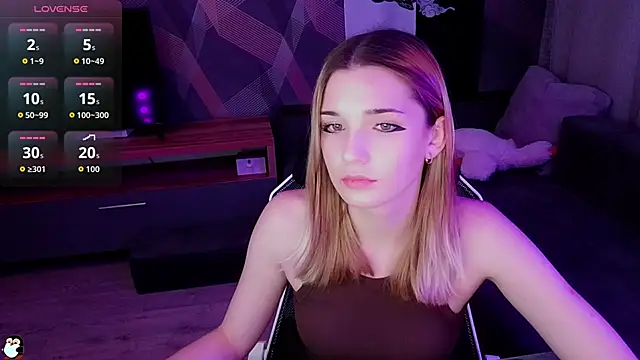 Snapshot of Sandy_Belle chatting on 10-04-25, 07:12 Sandy Belle online show from 10-04-25, 07:12