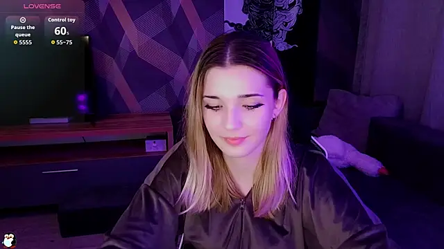 Snapshot of Sandy_Belle chatting on 10-09-25, 09:13 Sandy Belle online show from 10-09-25, 09:13