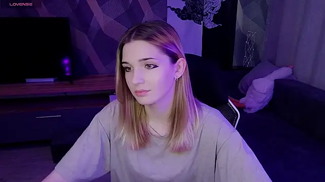 Snapshot of Sandy_Belle chatting on 10-25-25, 01:40 Sandy Belle online show from 10-25-25, 01:40