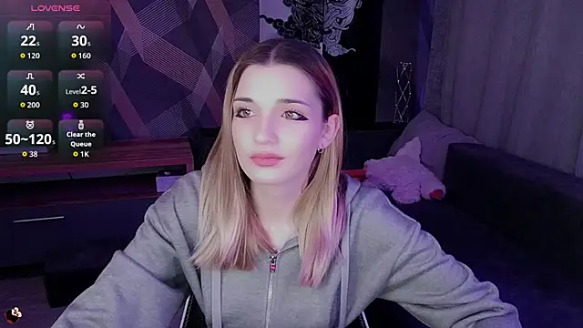 Snapshot of Sandy_Belle chatting on 10-29-25, 06:31 Sandy Belle online show from 10-29-25, 06:31