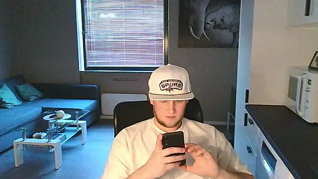 Dartanjanas13 online show from 09-12-25, 04:18