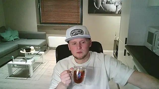 Dartanjanas13 online show from 10-24-25, 09:44