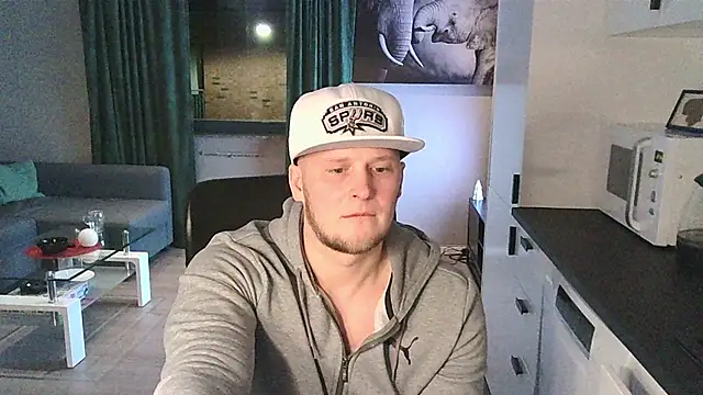 Dartanjanas13 online show from 02-18-26, 08:16