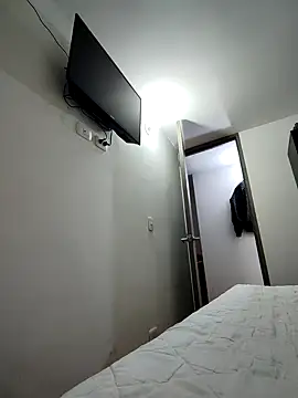 Snapshot of caballero-97 chatting on 09-24-25, 11:19 caballero-97 online show from 09-24-25, 11:19