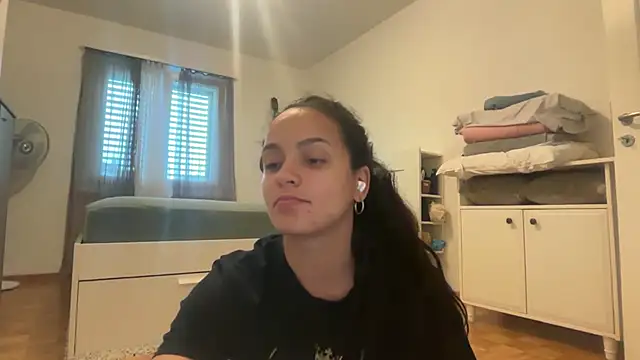 Maia Park online show from 05-10-26, 03:50