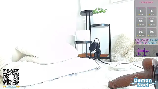 Snapshot of juandemon chatting on 03-10-26, 01:43 juandemon online show from 03-10-26, 01:43