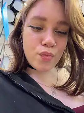Snapshot of lucy-joy chatting on 06-19-26, 10:41 lucy-joy online show from 06-19-26, 10:41