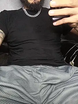 Snapshot of Kerryflon chatting on 05-10-26, 06:07 Kerryflon online show from 05-10-26, 06:07