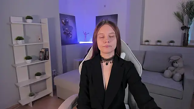 AlicePill online show from 10-13-25, 02:11