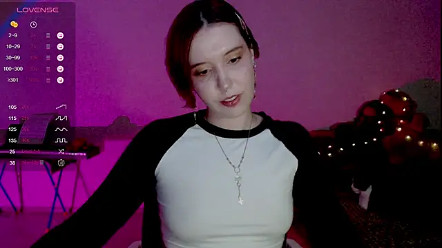 Snapshot of Ruby_Flame chatting on 10-14-25, 05:36 Ruby Flame online show from 10-14-25, 05:36