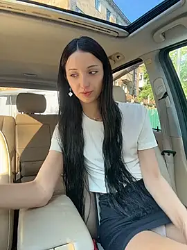 DollyTall online show from 06-19-26, 01:43