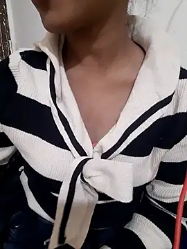 Snapshot of AnkitaDevi chatting on 01-14-26, 11:27 AnkitaDevi online show from 01-14-26, 11:27