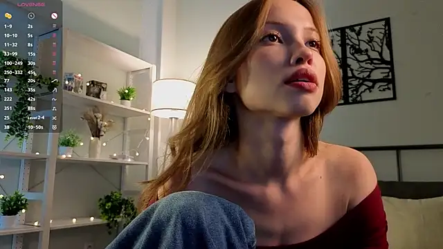 Snapshot of AraHailey chatting on 09-21-25, 01:40 AraHailey online show from 09-21-25, 01:40