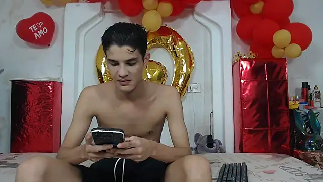 Snapshot of gabo_hotboy chatting on 09-19-25, 01:40 gabo hotboy online show from 09-19-25, 01:40