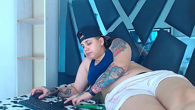 Snapshot of karla_sexy21 chatting on 11-01-25, 05:20 karla sexy21 online show from 11-01-25, 05:20