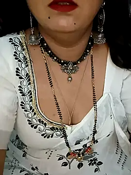 Snapshot of Niharika555 chatting on 04-25-26, 02:36 Niharika555 online show from 04-25-26, 02:36