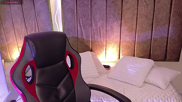 Megan  cole1 online show from 10-08-25, 07:33