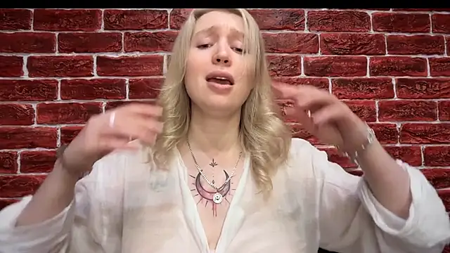 CitrusBlissss online show from 10-30-25, 02:40