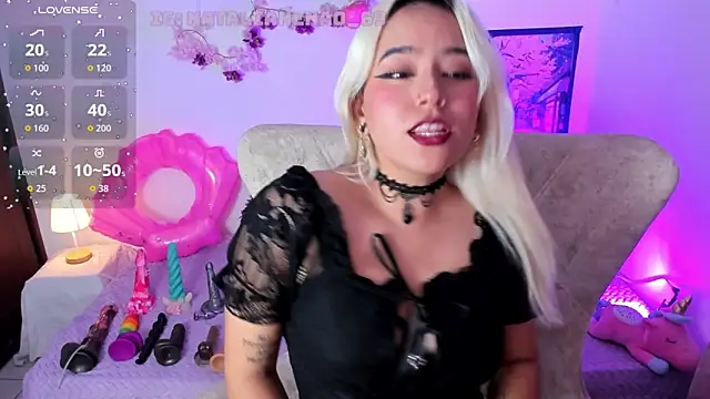 Nataliahenao69 online show from 05-10-26, 10:15