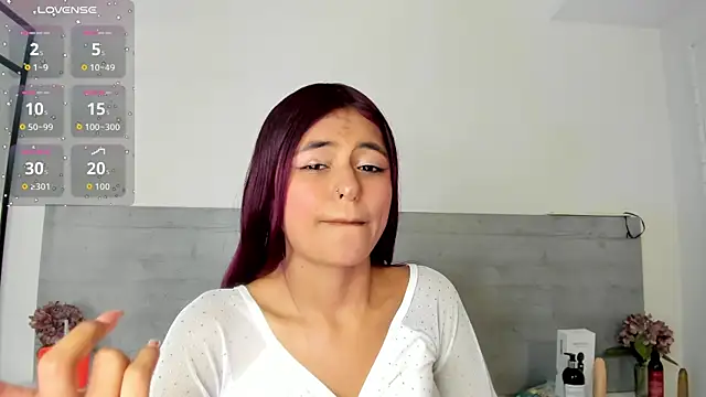 sunnyWhitee online show from 06-19-26, 07:39