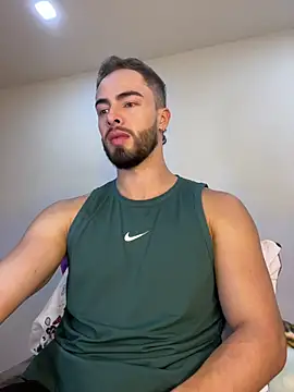 Snapshot of MaxDell chatting on 02-17-26, 04:42 MaxDell online show from 02-17-26, 04:42