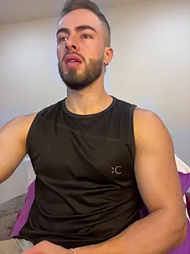 Snapshot of MaxDell chatting on 02-25-26, 06:50 MaxDell online show from 02-25-26, 06:50