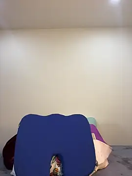 Snapshot of MaxDell chatting on 03-25-26, 06:14 MaxDell online show from 03-25-26, 06:14