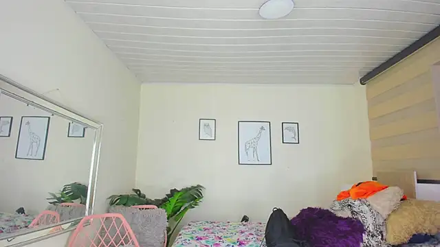 LusyKitty online show from 10-15-25, 03:01