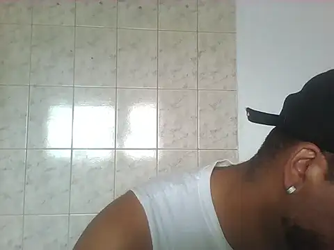 Snapshot of OliveiraSeven chatting on 05-09-26, 02:00 OliveiraSeven online show from 05-09-26, 02:00