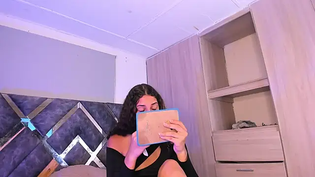 candice777 online show from 10-24-25, 01:18