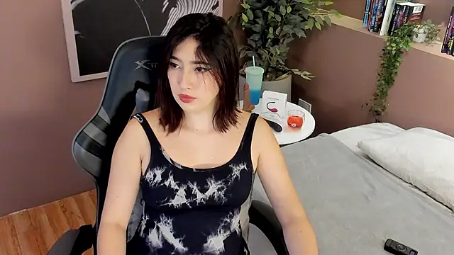 Skyyle  online show from 02-20-26, 01:11