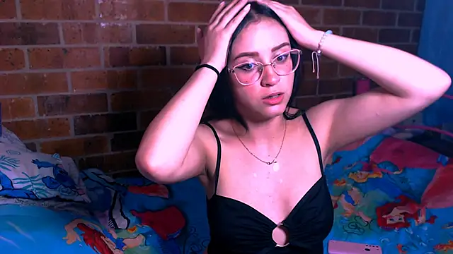 danaiisabella online show from 10-24-25, 05:37