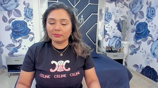 LatinaHoleQueen online show from 10-28-25, 02:09