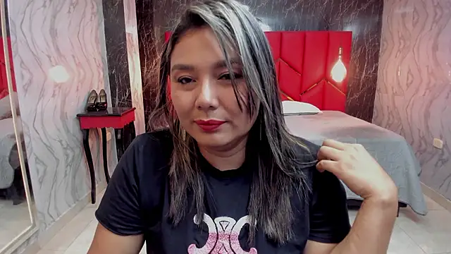 Snapshot of LatinaHoleQueen chatting on 03-10-26, 02:33 LatinaHoleQueen online show from 03-10-26, 02:33