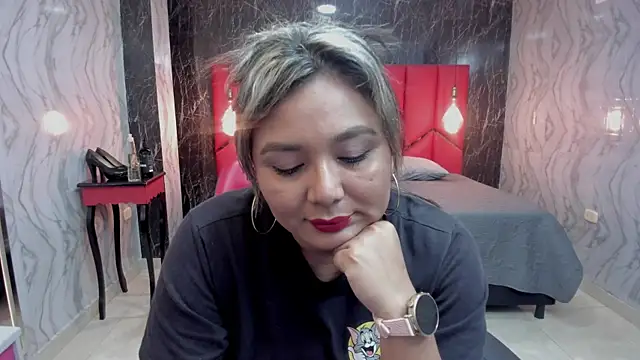 LatinaHoleQueen online show from 06-19-26, 03:27