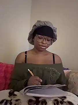 th33h0neyb33 online show from 02-07-26, 06:55