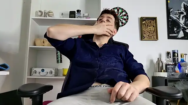 Snapshot of aaron_nvk chatting on 11-04-25, 08:41 aaron nvk online show from 11-04-25, 08:41