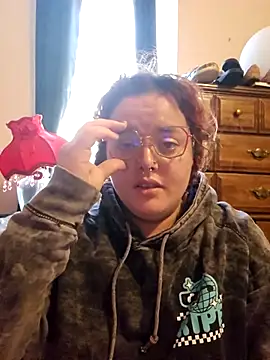 nuttiebuddy1 online show from 10-04-25, 07:45