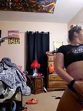 nuttiebuddy1 online show from 11-05-25, 12:21