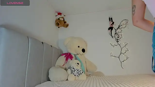 Snapshot of Sarahcutexoxox chatting on 05-23-26, 10:03 Sarahcutexoxox online show from 05-23-26, 10:03