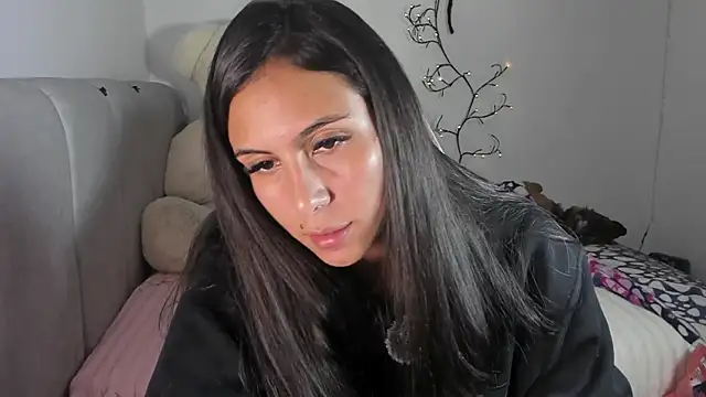 Snapshot of Sarahcutexoxox chatting on 06-03-26, 02:36 Sarahcutexoxox online show from 06-03-26, 02:36