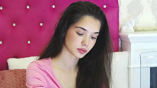 Snapshot of AlexisDevine chatting on 07-13-26, 04:26 AlexisDevine online show from 07-13-26, 04:26